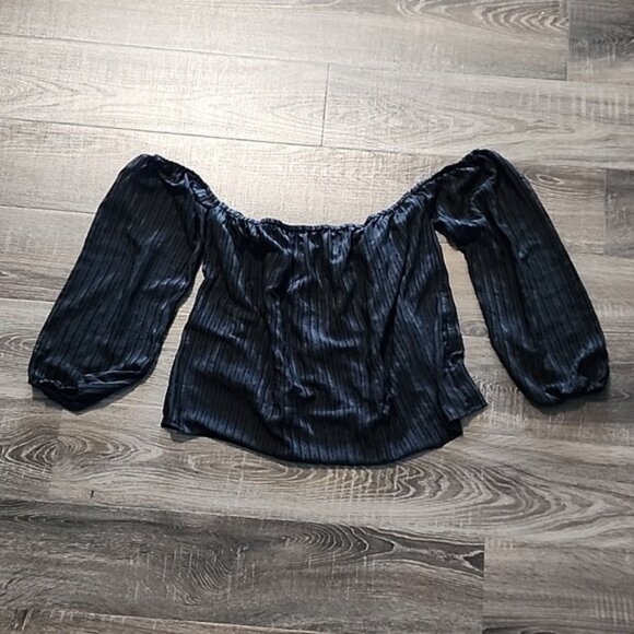 ☀️MINKPINK flowy off-the-shoulder Top☀️ - Picture 1 of 5